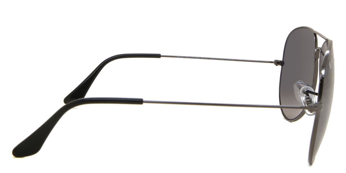 Ray-Ban RB3025I Aviator Sunglasses in Grey Blue Gradient Gunmetal, angle view