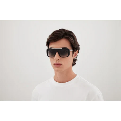 Alexander McQueen AM0492S Aviator Sunglasses in Gradient Grey Lenses With Shiny Black Frame, detail view